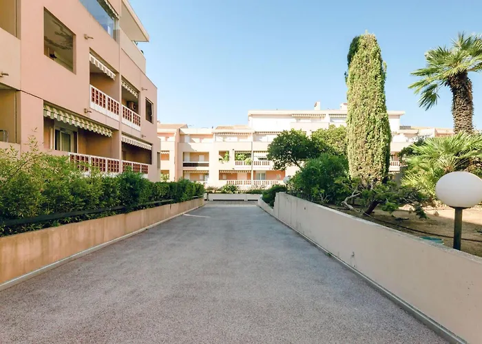 Regina-15 By Interhome *